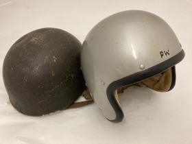 Para and Free fall helmet of Peter Wildblood