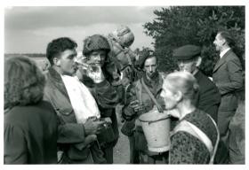 Second photo of Paras with Tonia Verbeek taken on Sunday 17th September by Mike Lewis. 