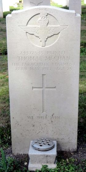 Grave of Pte Thomas Mechan