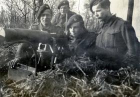 John Arthur with Vickers MMG team