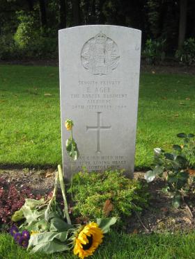 Headstone of Pte Ernest Ager, Oosterbeek War Cemetery, 2010.