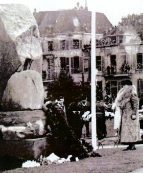 Arnhem first ever wreath laying service by Queen Wilhelmina of the Netherlands. September 1945.