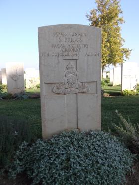 Headstone of Gnr Stanley Briggs, Bari War Cemetery, November 2011.