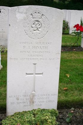Headstone of Sgt F J Hoath, Oosterbeek.