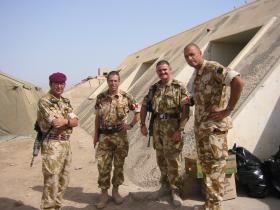 144 Para Med Sqn soldiers with the CO 16 CS Med Regt, Iraq