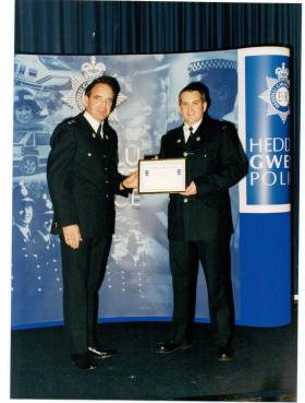 Stuart Mackie receiving commendation - Heddlu Gwent Police 2001