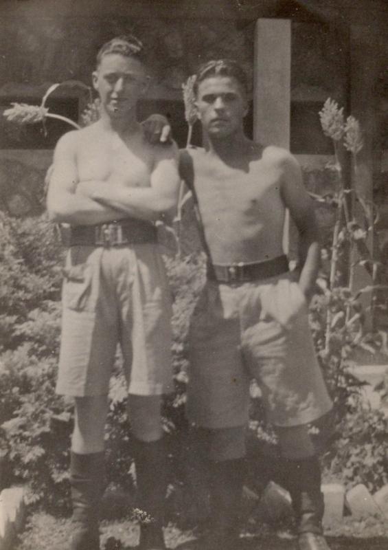 Private Leslie Jenner with a friend from 7th Bn. 