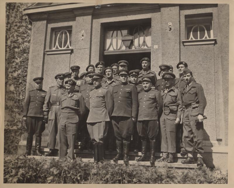 Commanders of the 6th Airborne Division with Russian Generals, Wismar 1945