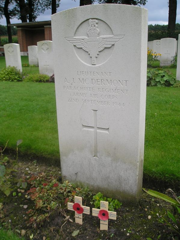 OS Lt AJ McDermont 2 Para Bn. Oosterbeek Cemetery Aug 2005