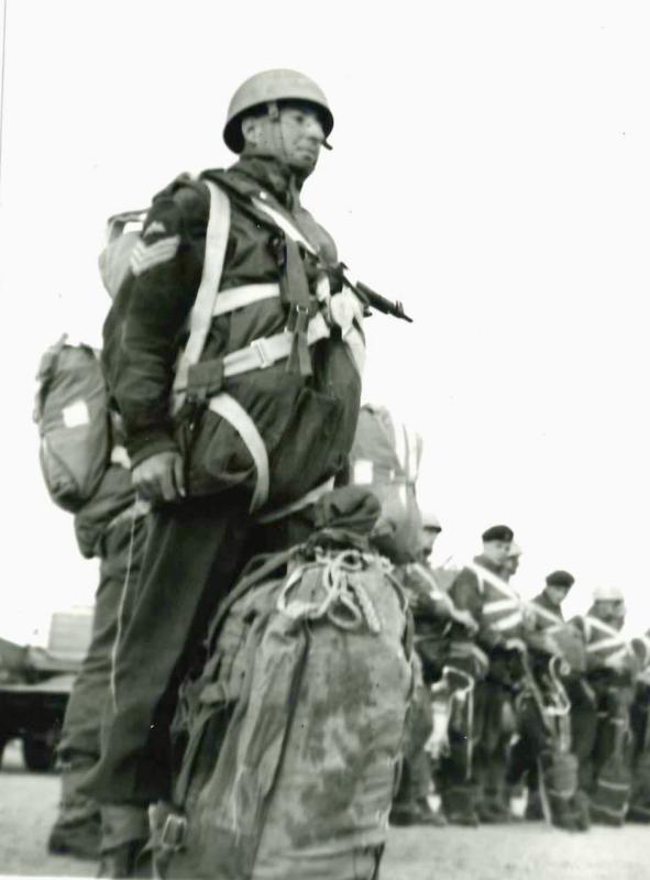 OS Ron Cunningham Glasgow ready to emplane early 1950s