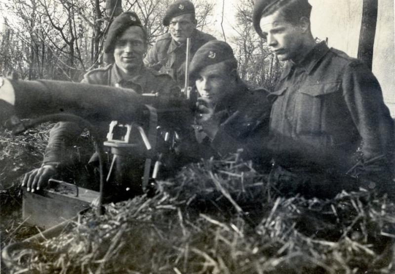 OS John Arthur with Vickers MMG team