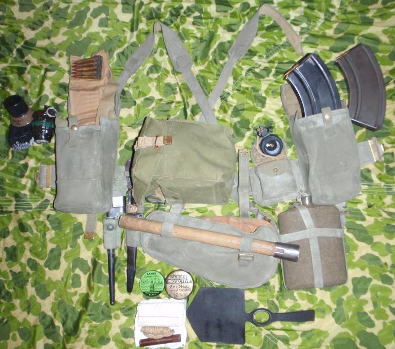 Example of WW2 Paratroopers kit at Normandy and Arnhem
