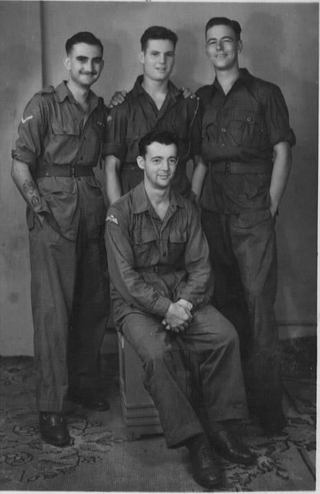 Group photo featuring Pte Peat with other Airborne soldiers, date unknown